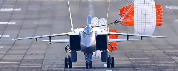 Пилот МиГ-31 назвал главную ошибку вербовавшего на угон истребителя