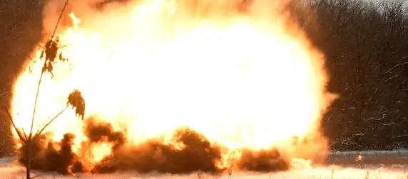 После удара "Ланцета" взрыв полностью уничтожил реактивную установку ВСУ