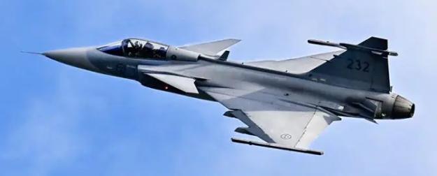 В воздушные бои над Украиной готовы ввязаться шведские «Грифоны»