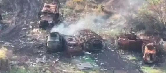 Опубликовано видео с места уничтожения крупной колонны техники ВСУ Опубликовано видео с места уничтожения крупной колонны техники ВСУ