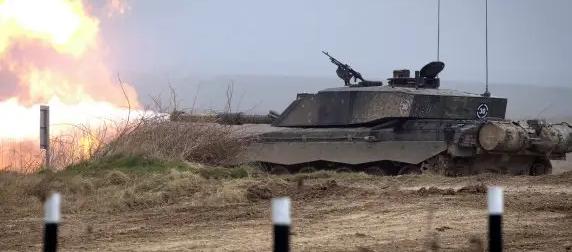Английские танки Challenger 2 ВСУ теперь используют в тылу в учебных целях Английские танки Challenger 2 ВСУ теперь используют в тылу в учебных целях