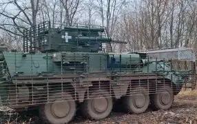 На Украине показали БТР-4, собранный из нескольких подбитых бронетранспорте