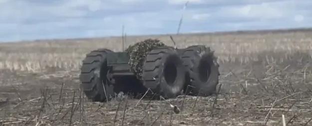 Железная логистика: ВС РФ приступили к обкатке колесной амфибии «Челнок»