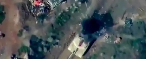 Сброшенная с коптера мини-бомба подорвала танк M1A2S Abrams саудитов