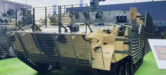 Не спешите критиковать новый российский бронетранспортер БТ-3Ф Не спешите критиковать новый российский бронетранспортер БТ-3Ф