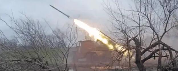 Под шквалом огня: «Восток» накрыл залпом позиции ВСУ в южно-донецком сектор Под шквалом огня: «Восток» накрыл залпом позиции ВСУ в южно-донецком сектор
