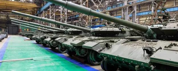 Пушек и танков вдоволь, самолетов недобор — Путин подвел итоги