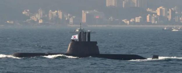 В Южной Корее пожар уничтожил неатомную подводную лодку