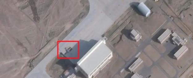 На секретном аэродроме в Китае замечены два истребителя 6-го поколения