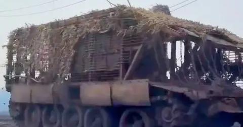 Танк-ветеран Т-55 на СВО стал БТРом и спасает жизни бойцов