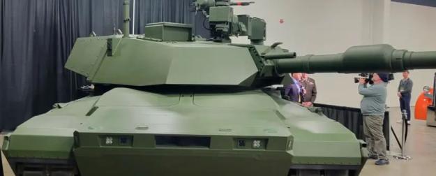 Оказавшийся макетом новейший М1Е3 получился более примитивным, чем Abrams X