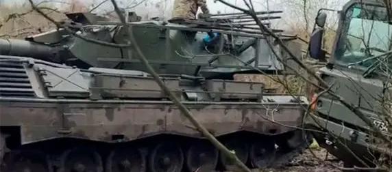 ВСУ в спешке перебросили "голые" танки Leopard 1 в Сумскую область ВСУ в спешке перебросили "голые" танки Leopard 1 в Сумскую область