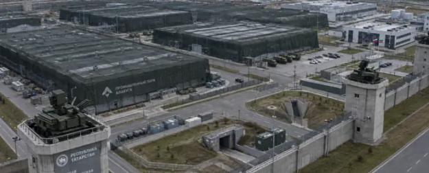 «Алабуга» превратилась в крепость: снимки со спутника раскрыли щит завода