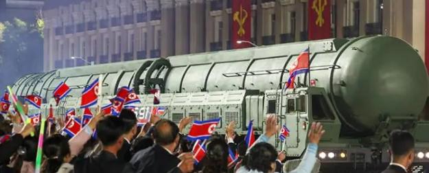 «Гиперзвуковой Ким Чен Ын» становится грандиозной проблемой для Америки «Гиперзвуковой Ким Чен Ын» становится грандиозной проблемой для Америки