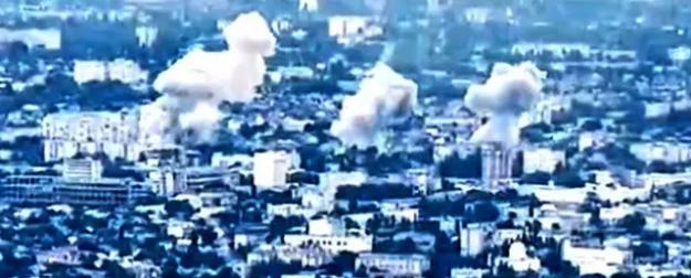 На видео показали, как 10 летающих фугасов обрушились на врага в Херсоне