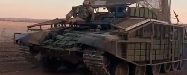 Боевики ВСУ продолжают переделывать "Мста-С" в тягачи-транспортерs Боевики ВСУ продолжают переделывать "Мста-С" в тягачи-транспортерs