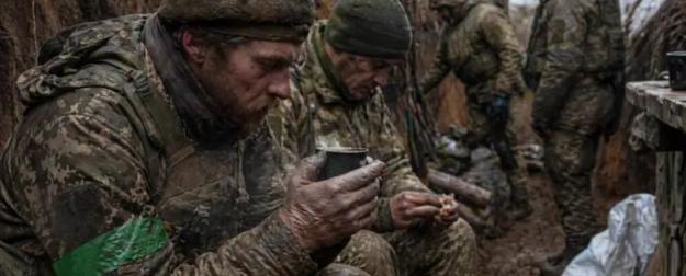 Теряют сознание на фронте: в Киеве раскрыли пугающую правду о состоянии ВСУ