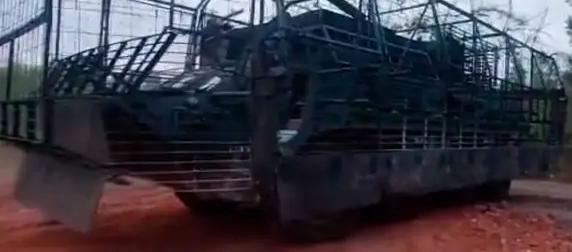 Украинские боевики показали монструозный "мангал" на БТР-4 Украинские боевики показали монструозный "мангал" на БТР-4
