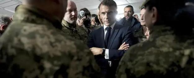 Макрону грезится Аустерлиц, но он гарантированно получит Березину