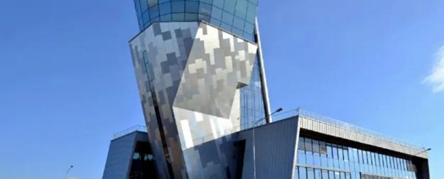 Один удар дроном остановил работу более десяти аэропортов. Что известно