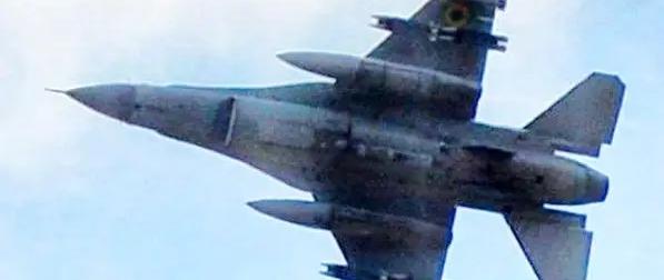 Украинские F-16AM с бомбами GBU-39/B не спасут полеты на низкой высоте Украинские F-16AM с бомбами GBU-39/B не спасут полеты на низкой высоте