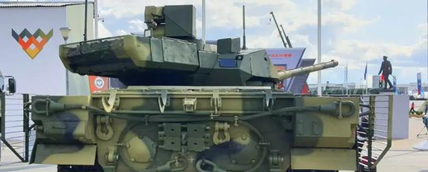 Танк Т-14 "Армата" удивил на учениях "Запад-2026" своей уникальной возможно