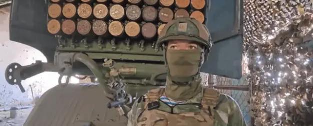 Огненный дождь: ВС РФ обрушили залп «Града» на живую силу ВСУ в ДНР Огненный дождь: ВС РФ обрушили залп «Града» на живую силу ВСУ в ДНР