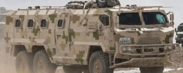 "Бронированный автобус" для высокогорья показали в Китае