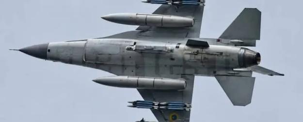 "Летающая мишень": почему бомбы GBU-39 из США на F-16 не помогают ВСУ