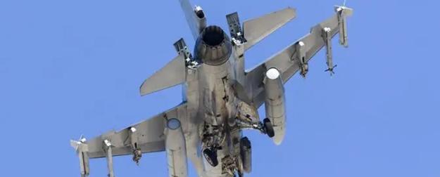 Охота на F-16: Киев решил прятать «Боевых соколов» от наших «Кинжалов» Охота на F-16: Киев решил прятать «Боевых соколов» от наших «Кинжалов»
