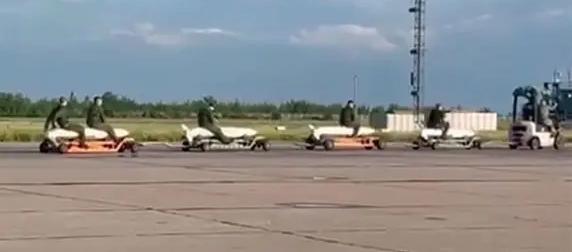 Появилось видео перевозки сразу четырех боеприпасов УМПБ Д-30СН Появилось видео перевозки сразу четырех боеприпасов УМПБ Д-30СН
