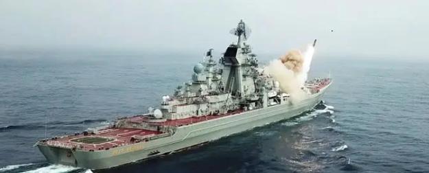 «Циркон» с приветом от Петра Великого. ВМФ России отмечает 330-летие