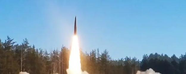 Небо Украины русскими ракетами превращено в насквозь промерзшее решето