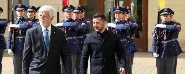 Военная помощь режиму Зеленского: чешский гешефт на украинских трупах Военная помощь режиму Зеленского: чешский гешефт на украинских трупах