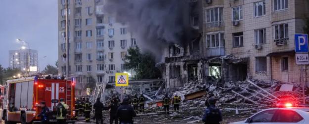 Массированный удар по Москве: погиб гражданин Индии, десятки людей ранены