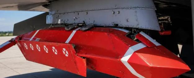 Самый дорогой истребитель России усилен дешевым боеприпасом