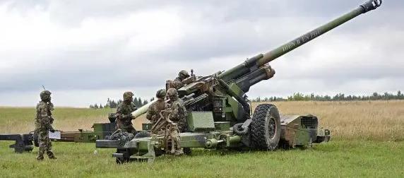 Российский дрон сжег еще одну редкую самодвижущуюся гаубицу TRF1