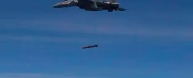 Новую ракету "воздух-поверхность" для истребителя Су-30МКИ создали в Индии