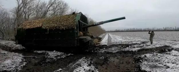 Экипаж танка Т-72 уничтожил укреплённый пункт противника