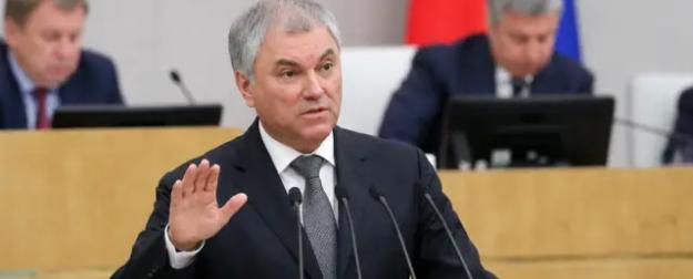 Казарма вместо пляжа: в ГД предложили отправить депутатов на военные сборы