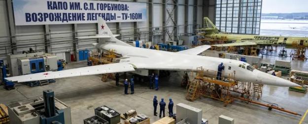 «Белые лебеди» набирают высоту: как Россия разгоняет производство стратегических бомбардировщиков