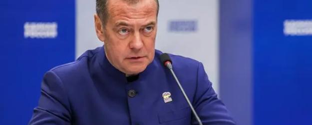 «Starlink посыплется с орбиты»: Медведев пообещал Трампу «звездную битву»