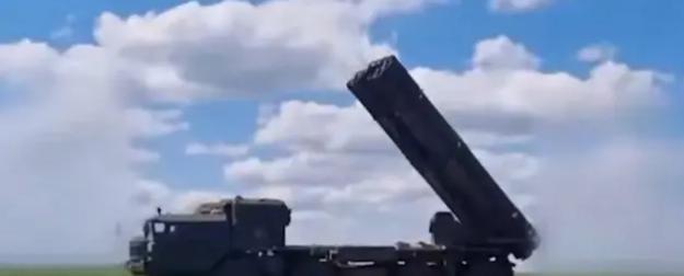 Применение разрушительной русской РСЗО "Торнадо-С" показали на видео Применение разрушительной русской РСЗО "Торнадо-С" показали на видео