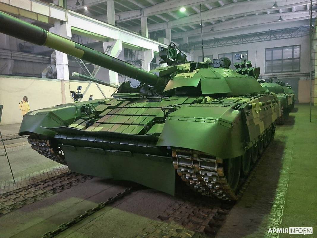 Т-72АМТ с ракетами "Комбат" поступили на вооружение ВСУ
