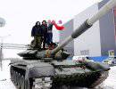 В Сети появились фото модернизированного российского танка Т-72Б