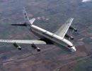 Американский самолет совершает наблюдательные полеты над территорией России