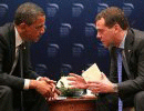 Обама на саммите G8 отыграется на Медведеве