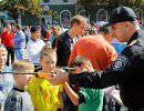 На Украине детям раздавали оружие для поддержки имиджа милиции