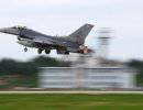 F-16 ВВС США бомбят цели у российской границы