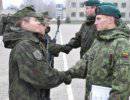 В Литве уже сто женщин прошли обязательную начальную военную службу